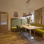 Bed & Breakfast Haus Kreidl 3*