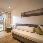 Haus Kreidl Bed & Breakfast 3*